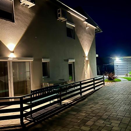 Szarkafeszek Otel Kestel Dış mekan fotoğraf