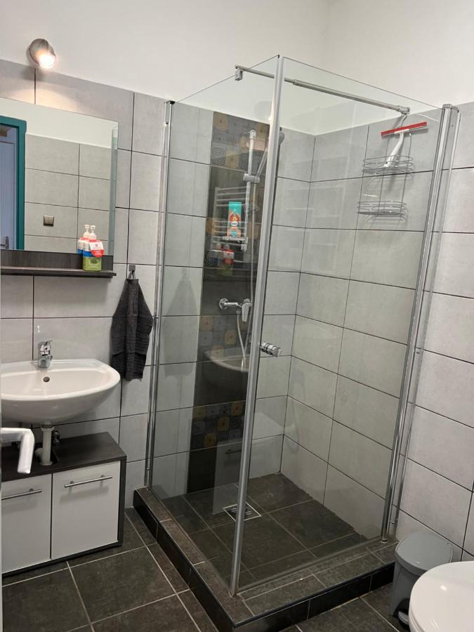 Szarkafeszek Otel Kestel Dış mekan fotoğraf
