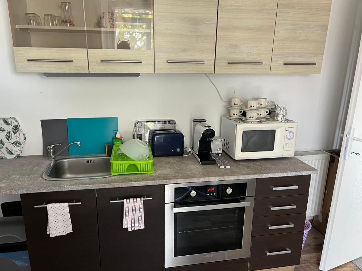 Szarkafeszek Otel Kestel Dış mekan fotoğraf