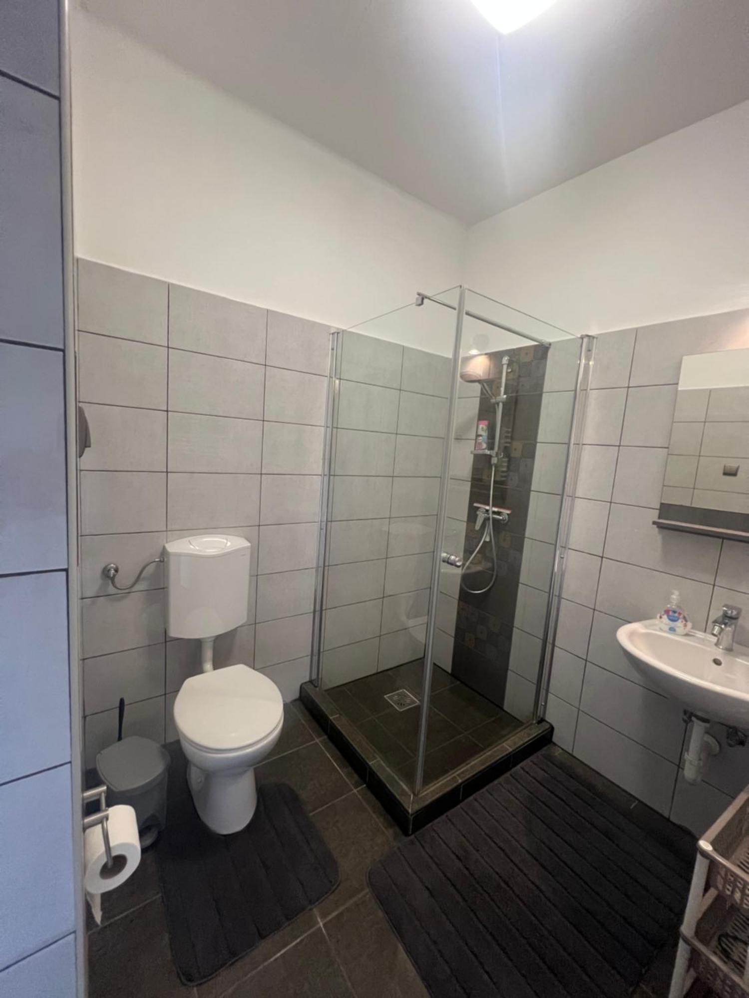 Szarkafeszek Otel Kestel Dış mekan fotoğraf