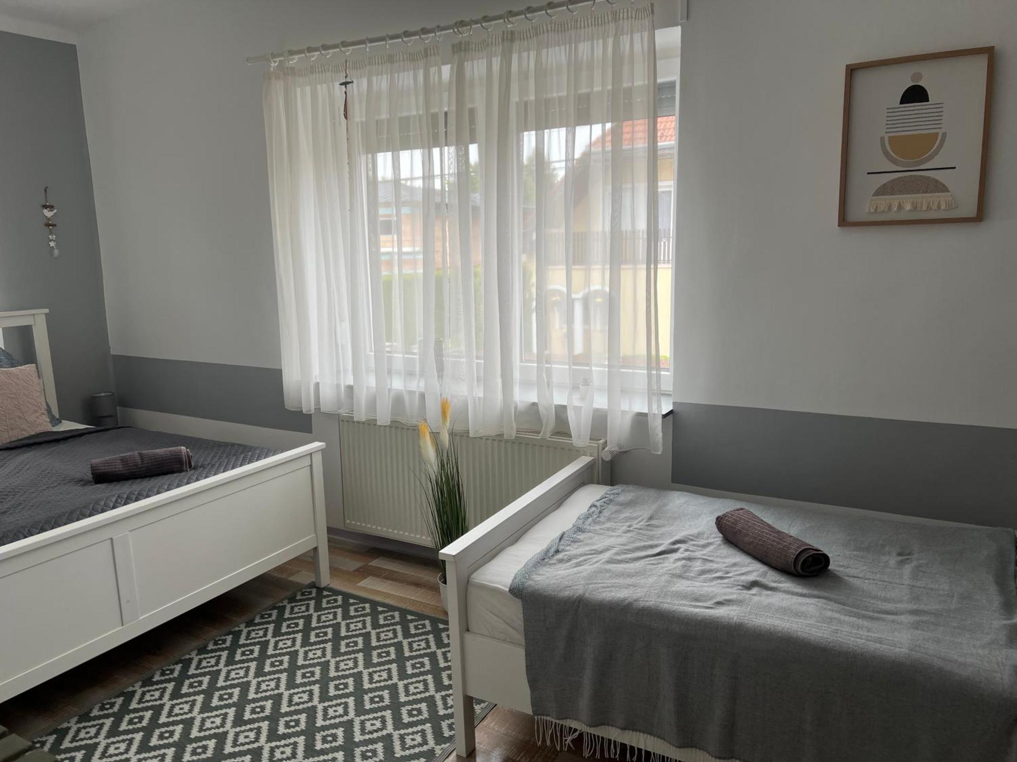 Szarkafeszek Otel Kestel Dış mekan fotoğraf