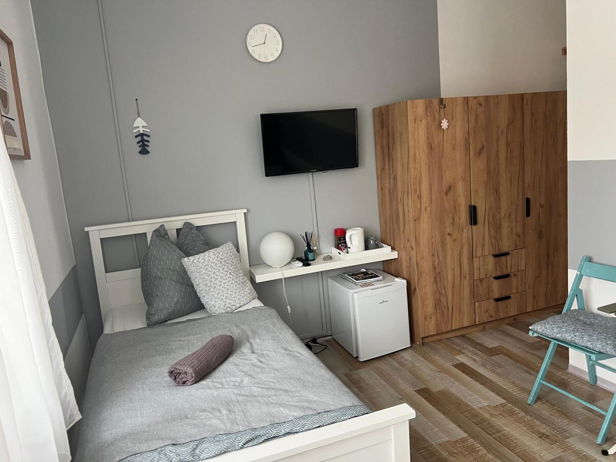 Szarkafeszek Otel Kestel Dış mekan fotoğraf